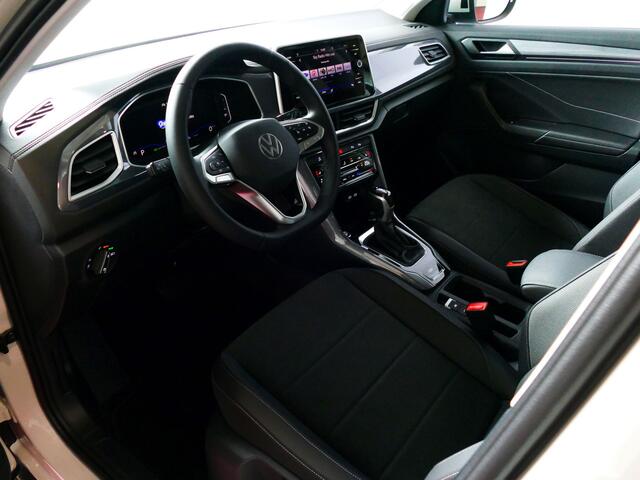 Volkswagen T-Roc 1.5 TSI 150PK STYLE PLUS BI-TONE ZWART DAK/SPIEGELS ALCANTARA IQ. ELEK.KLEP ADAP.CRUISE VIR.COCKPIT CAMERA STOEL/STUUR VERW. 17''LMV 06/2024