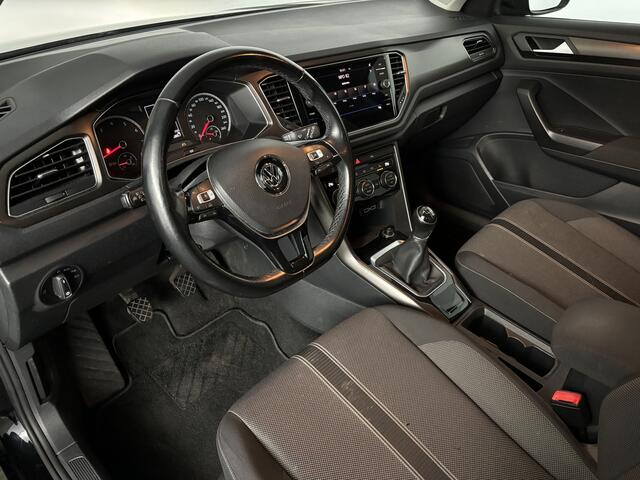 Volkswagen T-Roc 1.5 TSI Sport | Trekhaak | Stoel verwarmd | Stuur verwarmd |