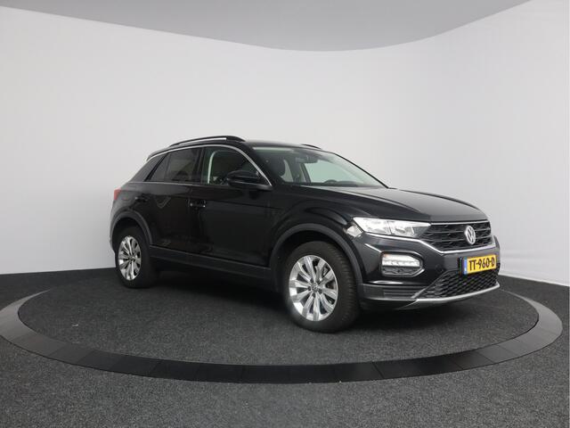 Volkswagen T-Roc 1.5 TSI Sport | Trekhaak | Stoel verwarmd | Stuur verwarmd |
