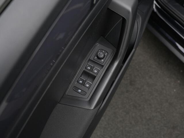 Volkswagen T-Roc 1.5 TSI 150 pk Sport | Beats | Navigatie | Adaptive Cruise | Parkeersensoren voor/achter | Digital Cockpit Pro