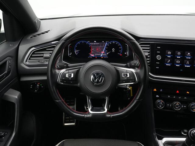 Volkswagen T-Roc 1.5 TSI 150 pk Sport | Beats | Navigatie | Adaptive Cruise | Parkeersensoren voor/achter | Digital Cockpit Pro