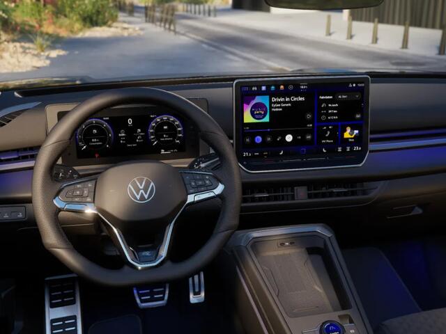 Volkswagen T-Roc R-Line First Edition 1.5 eTSI 150 PK 7 versn. DSG · Assistance Pakket · Black Style Pakket · Multimedia Pakket · Tech Pakket Plus