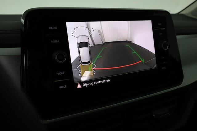 Volkswagen T-Roc Life Edition 1.0 TSI 85 kW / 116 pk | LED | Camera | Trekhaak | Park Assist | Keyless | 17 inch