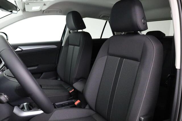 Volkswagen T-Roc Life Edition 1.0 TSI 85 kW / 116 pk | LED | Camera | Trekhaak | Park Assist | Keyless | 17 inch