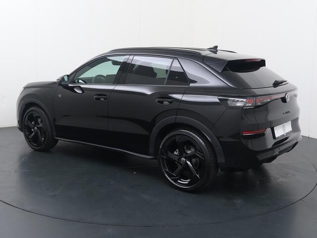 Volkswagen T-Roc R-Line First Edition 1.5 eTSI 110 kW / 150 PK DSG | Black Style | Elektr. achterklap | Assistance pakket | Multimedia pakket | LED Matrix |