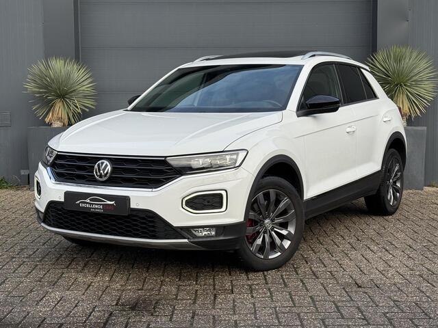 Volkswagen T-Roc 1.5 TSI Sport Pano Virtual Automaat Black style