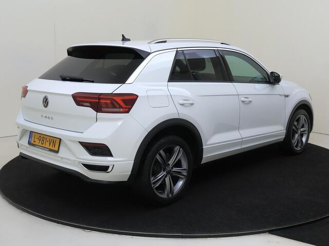 Volkswagen T-Roc 1.5 TSI Sport Business R | Achteruitrijcamera | Navigatie | Digital cockpit Pro | CarPlay | Adaptieve cruise control | Elektrisch inklapbare buitenspiegels | LED verlichting |