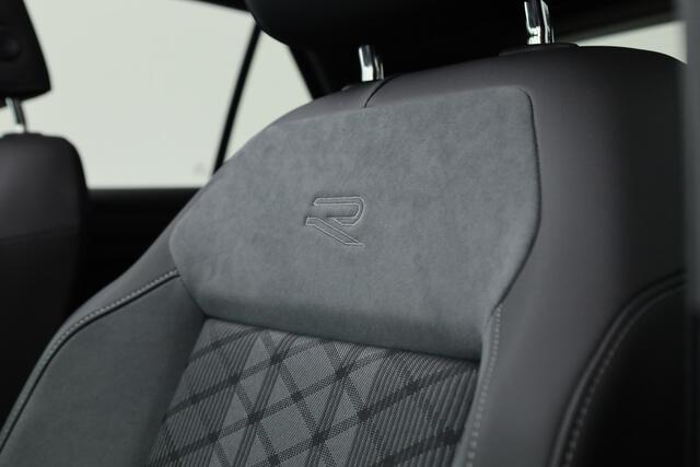 Volkswagen T-Roc 1.5 TSI R-Line Black Style | Pano | Adapt. Cruise | 19'' | IQ. Light | Camera | Afn. Trekhaak