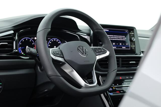 Volkswagen T-Roc 1.5 TSI R-Line Black Style | Pano | Adapt. Cruise | 19'' | IQ. Light | Camera | Afn. Trekhaak