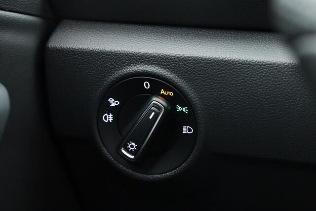 Volkswagen T-Roc 1.5 TSI R-Line Black Style | Pano | Adapt. Cruise | 19'' | IQ. Light | Camera | Afn. Trekhaak