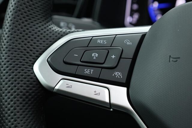 Volkswagen T-Roc 1.5 TSI R-Line Black Style | Pano | Adapt. Cruise | 19'' | IQ. Light | Camera | Afn. Trekhaak