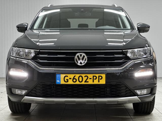 Volkswagen T-Roc 1.5 TSI Style Business/ Trekhaak!/ DAB+/ Apple+Android/ Elek.Klep/ LED Dagrijverl./ Clima/ Navi/ Cruise/ Bluetooth/ Multi.LEDER.Stuur/ Elek.Pakket/ Isofix/ PDC V+A.