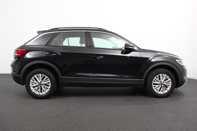 Volkswagen T-Roc 1.5 TSI 150pk DSG Life Navigatie Apple Carplay/Android Auto Parkeersensoren Camera Adaptive Cruise Control Park Assist StoelverwarmingVirtual Cockpit