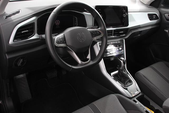 Volkswagen T-Roc 1.5 TSI 150pk DSG Life Navigatie Apple Carplay/Android Auto Parkeersensoren Camera Adaptive Cruise Control Park Assist StoelverwarmingVirtual Cockpit