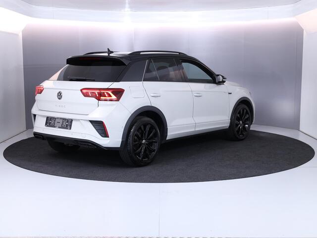 Volkswagen T-Roc 1.5 TSI R-Line 150PK Automaat (DSG) | Black Style | Massagestoel | Elektrische achterklep | Keyless entry |