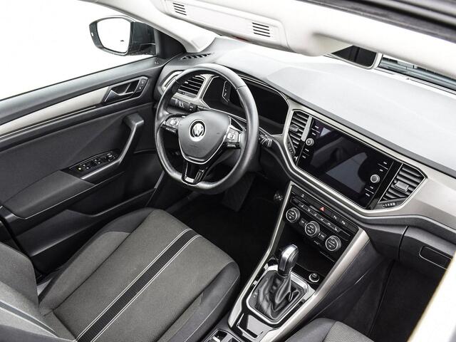 Volkswagen T-Roc 1.5 TSI 150pk DSG Sport Business R · Panoramadak · Camera · Afneembare Trekhaak · Stoelverwarming · Elek. Achterklep · Apple/Android Car Play ·