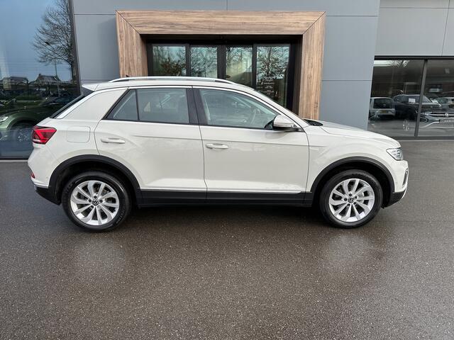 Volkswagen T-Roc 1.5 TSI 150pk DSG Style Carplay | Camera | Keyless | Elek. Achterklep | Rijklaar incl. garantie