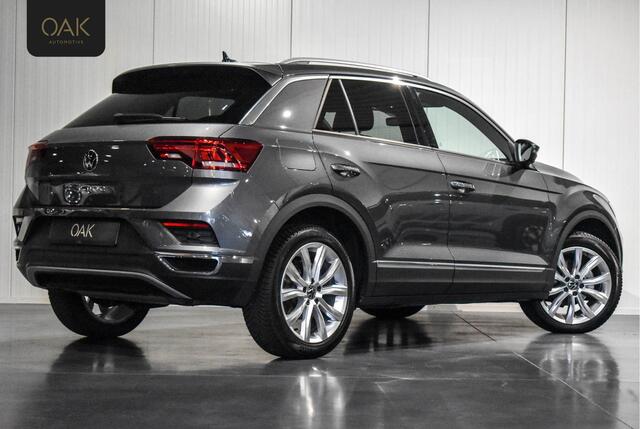 Volkswagen T-Roc 1.5 TSI Sport Aut. | Navigatie | Virtual Cockpit | Half Leder | Camera | 17"LM | NL Auto