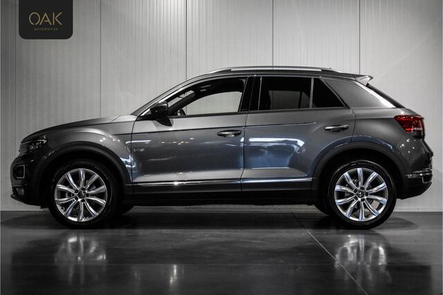 Volkswagen T-Roc 1.5 TSI Sport Aut. | Navigatie | Virtual Cockpit | Half Leder | Camera | 17"LM | NL Auto