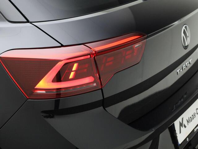 Volkswagen T-Roc 1.5 TSI 150pk DSG R-line Business · Panoramadak · Trekhaak · Camera · BEATS Audio · Apple/Android Car Play · Stoelverwarming · Elektrische kofferbakklep · Dodehoeksensor · Keyless · Massage ·