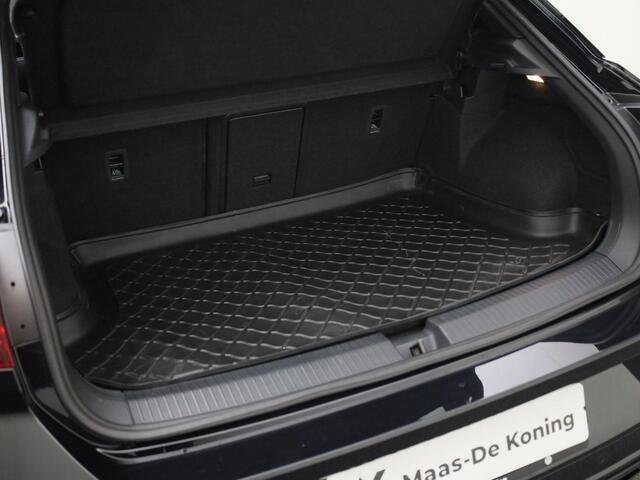 Volkswagen T-Roc 1.5 TSI 150pk DSG R-line Business · Panoramadak · Trekhaak · Camera · BEATS Audio · Apple/Android Car Play · Stoelverwarming · Elektrische kofferbakklep · Dodehoeksensor · Keyless · Massage ·