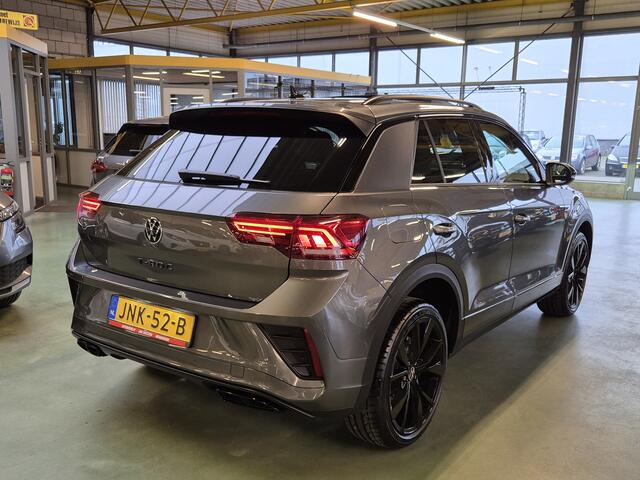 Volkswagen T-Roc 1.5 TSI R-Line -150pk- Automaat | Panorama dak | IQ LED | Camera | Elec. Achterklep | Rijklaarprijs