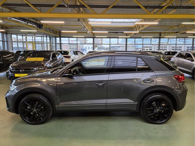 Volkswagen T-Roc 1.5 TSI R-Line -150pk- Automaat | Panorama dak | IQ LED | Camera | Elec. Achterklep | Rijklaarprijs