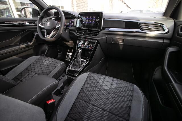 Volkswagen T-Roc 1.5 TSI R-Line Edition | Adapt cruise | Panorama dak | 19" Lmv