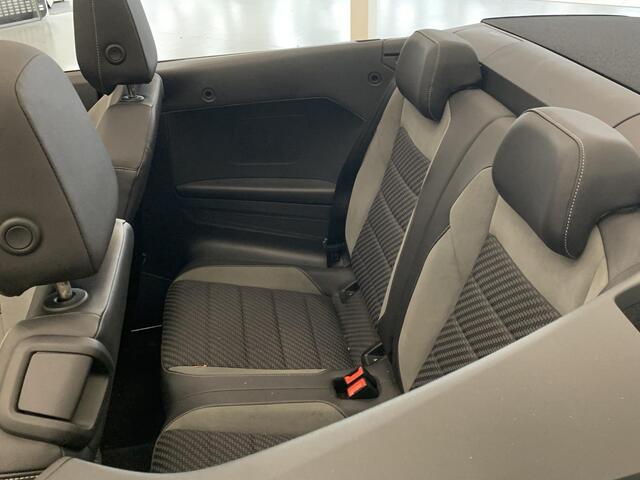 Volkswagen T-Roc Cabrio 1.5 TSI R-Line NAVIGATIE | TREKHAAK | ACHTERUITRIJCAMERA | PARKEERSENSOREN