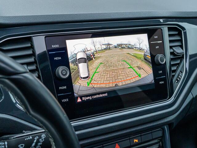 Volkswagen T-Roc 2.0 TSI 4Motion R-Line PANO CAMERA BEATS TREKHAAK 19 INCH DODEHOEK VIRTUAL DASH