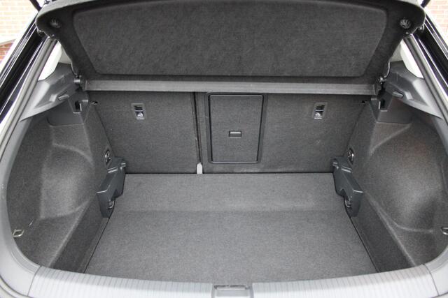 Volkswagen T-Roc 1.5 TSI 150PK DSG Style |I.Q. LIGHTS|ACC|KEYLESS|CARPLAY|