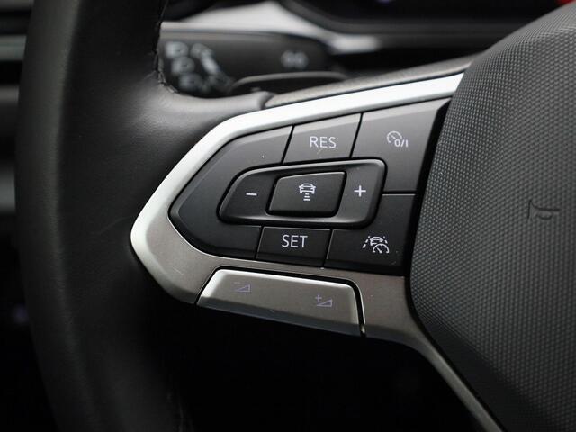 Volkswagen T-Roc 1.5TSI/150PK DSG R Line Black Style · Apple/Android Car Play · Camera · Navigatie · Stoelverwarming · Garantie tot september 2026