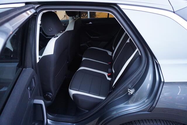 Volkswagen T-Roc 1.5 TSI Sport Trekhaak | Digital dashboard | PDC *All in prijs*