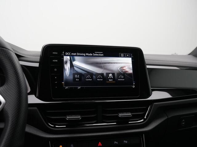 Volkswagen T-Roc Cabriolet 1.5 TSI 150 pk DSG R-Line Edition Grey | Trekhaak | Leder | Navigatie Discover Pro | Beats | Adaptief onderstel | IQ Light | Stuur-/stoelverwarming