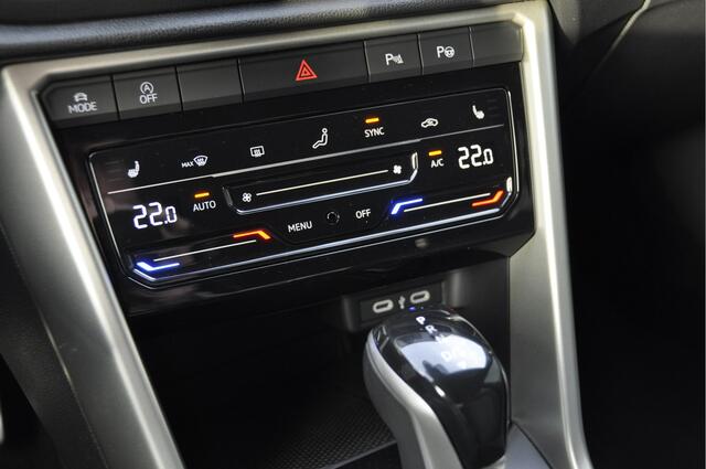 Volkswagen T-Roc 1.5 TSI DSG Life ACC LED NAVI DAB