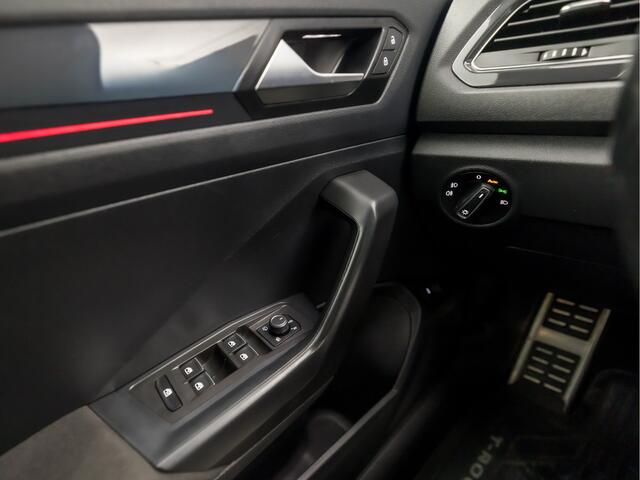 Volkswagen T-Roc 2.0 TSI 4Motion Sport 191Pk Automaat (PANORAMADAK, VIRTUAL COCKPIT, APPLE CARPLAY, BEATS AUDIO, STUUR/STOELVERWARMING, SPORTSTOELEN, ADAPTIVE CRUISE, LED KOPLAMPEN, CAMERA, NIEUWSTAAT)