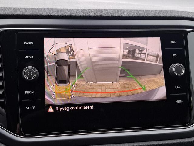 Volkswagen T-Roc Cabrio 1.5 TSI R-Line | Navigatie/Android/Apple Carplay | LM Velgen 17" | Voorstoelen/Stuurwiel Verwarmd | Cruise Control | Achteruitrijcamera | Airco |