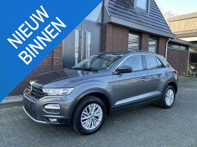 Volkswagen T-Roc 1.5 TSI Style ADAPTIVE CRUISE CONTROL | CAMERA | TREKHAAK | LED | APPLE/ANDROID CARPLAY