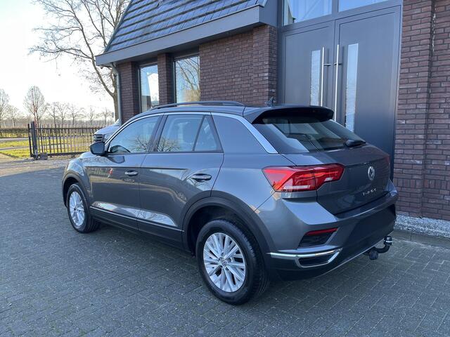 Volkswagen T-Roc 1.5 TSI Style ADAPTIVE CRUISE CONTROL | CAMERA | TREKHAAK | LED | APPLE/ANDROID CARPLAY