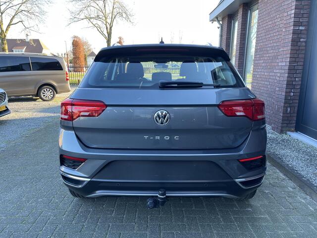 Volkswagen T-Roc 1.5 TSI Style ADAPTIVE CRUISE CONTROL | CAMERA | TREKHAAK | LED | APPLE/ANDROID CARPLAY