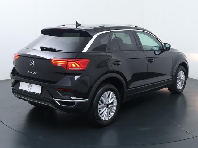 Volkswagen T-Roc 1.0 TSI Style | 110 PK | Climate control | Parkeersensoren | Adaptive cruise control |