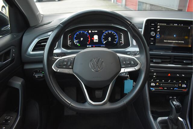 Volkswagen T-Roc 1.5 TSI Style Automaat Virtual cockpit, IQLight, Adaptive cruise, Massage
