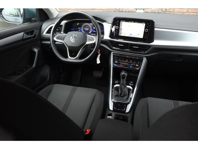 Volkswagen T-Roc 1.5 TSI Life Business Navigatie, Virtual cockpit, Garantie tot 2
