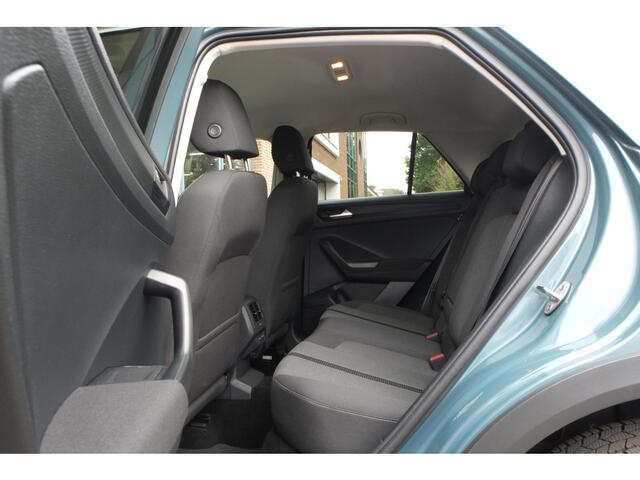 Volkswagen T-Roc 1.5 TSI Life Business Navigatie, Virtual cockpit, Garantie tot 2