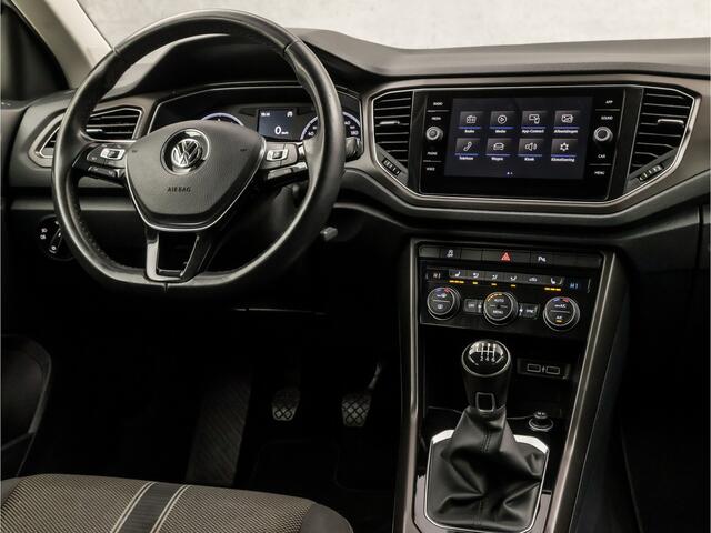 Volkswagen T-Roc 1.0 TSI Sportline (ZWART DAK, LED KOPLAMPEN, APPLE CARPLAY, ADAPTIVE CRUISECONTROL, STOELVERWARMING, CLIMATE CONTROL, GETINT GLAS, SPORTSTOELEN, NIEUWSTAAT)