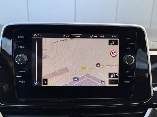 Volkswagen T-Roc 1.5 TSI R-Line Edition DSG-aut. R-LINE / Trekhaak afn. / Camera / Stoelverw. / IQ Light / FABRIEKS garantie