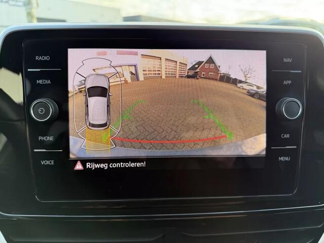 Volkswagen T-Roc 1.5 TSI R-Line Edition DSG-aut. R-LINE / Trekhaak afn. / Camera / Stoelverw. / IQ Light / FABRIEKS garantie