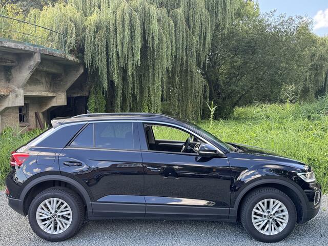 Volkswagen T-Roc TSI 115PK LIFE NAVI/PDC/CARPLAY FABRIEKS GARANTIE