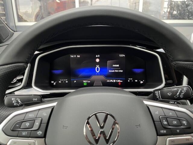 Volkswagen T-Roc 1.5 TSi DSG R-LINE - AFN. TREKH. - CAMERA - IQ