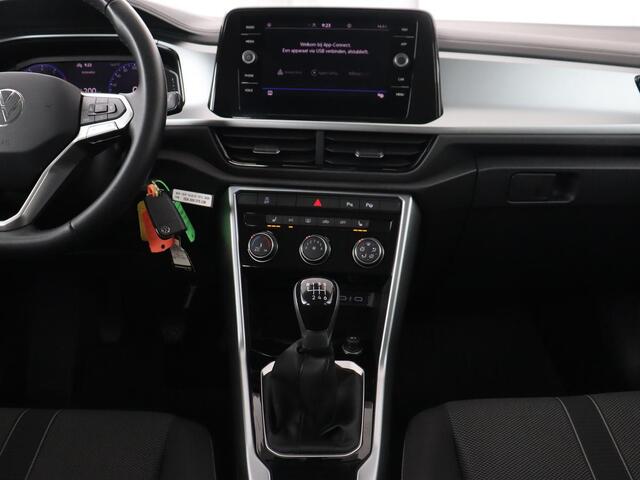Volkswagen T-Roc 1.0 TSI Life | Stoelverwarming | Carplay | Adaptive cruise | Virtual Cockpit | Full LED | Park Assist | Airco | Bluetooth